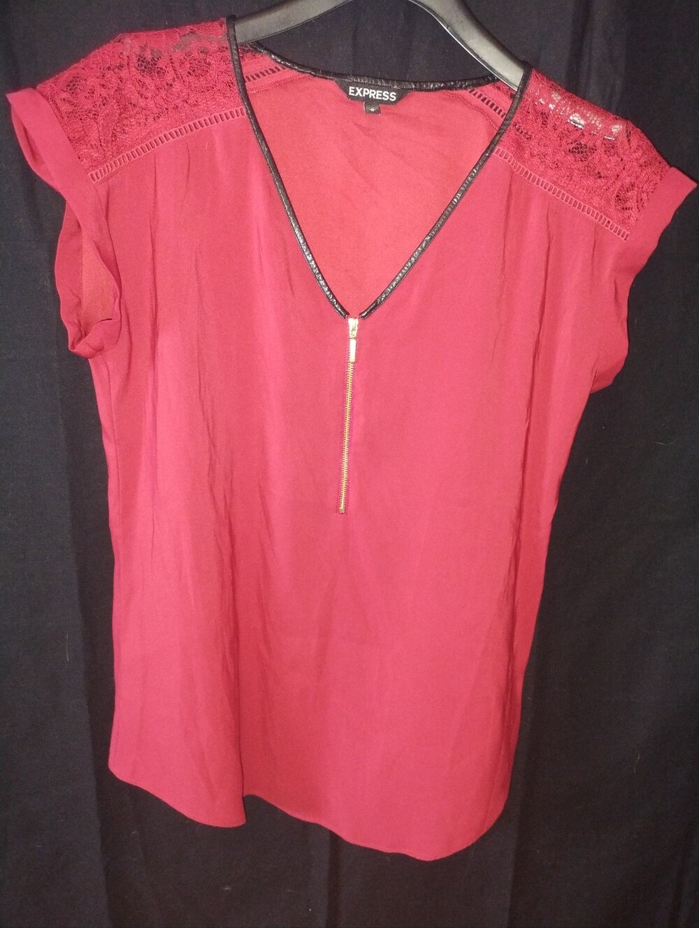 Express V-neck gold-tone functional zipper black faux leather Top Trim Size M